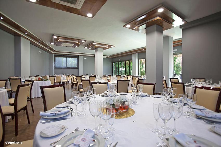 Hotel Torres I Вільянуева-дель-Арсобіспо Екстер'єр фото